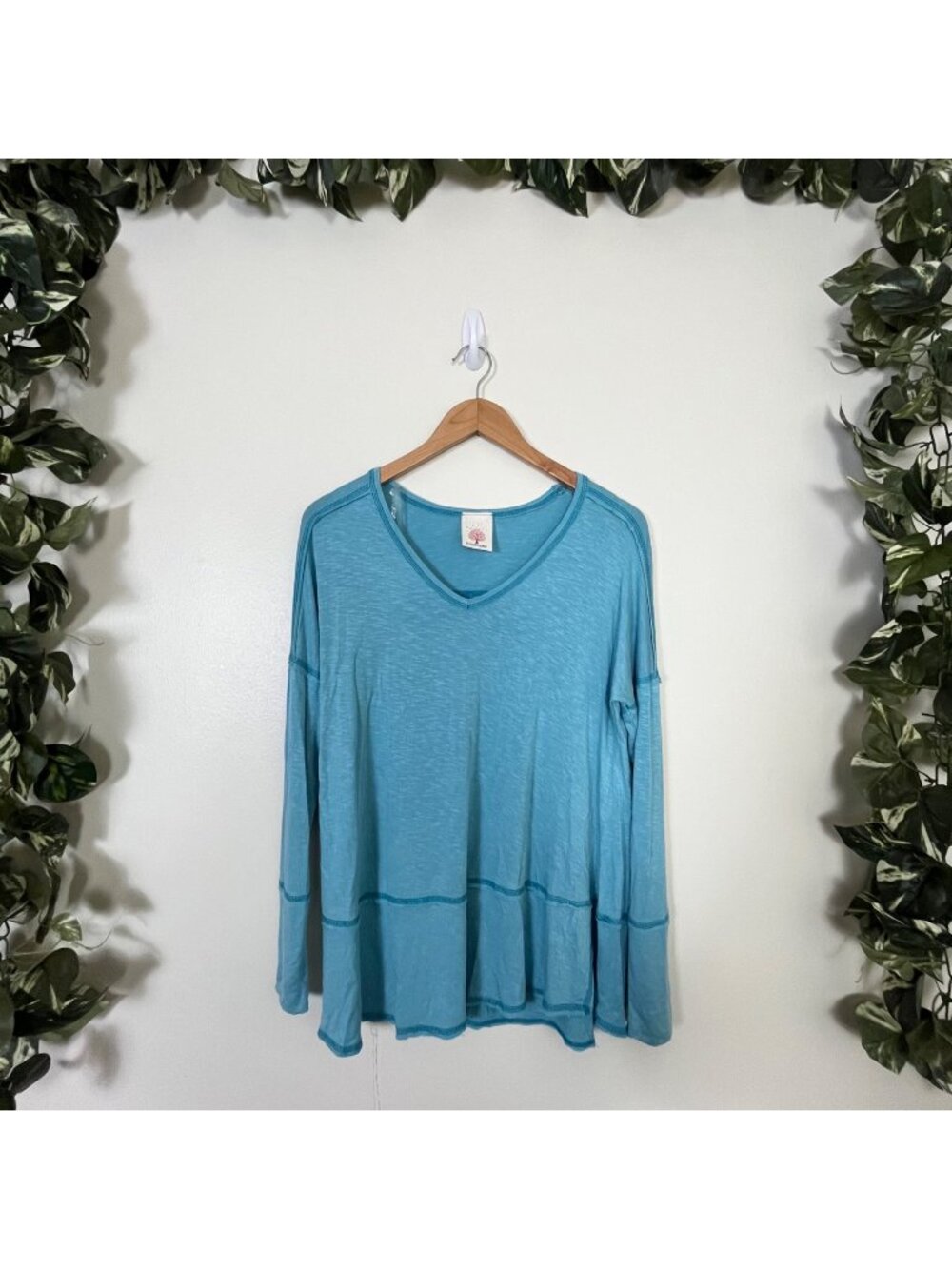 Freeloader Long Sleeve V-Neck Knit Tunic Blouse Blue Women’s Size M